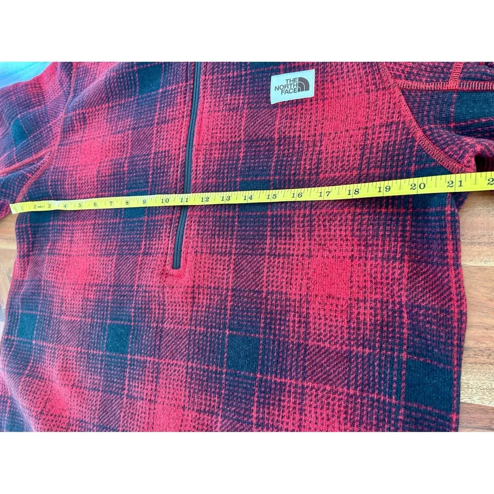 The North Face Mens Red Black Plaid Quarter Zip Fleece Pullover Jacket Size M